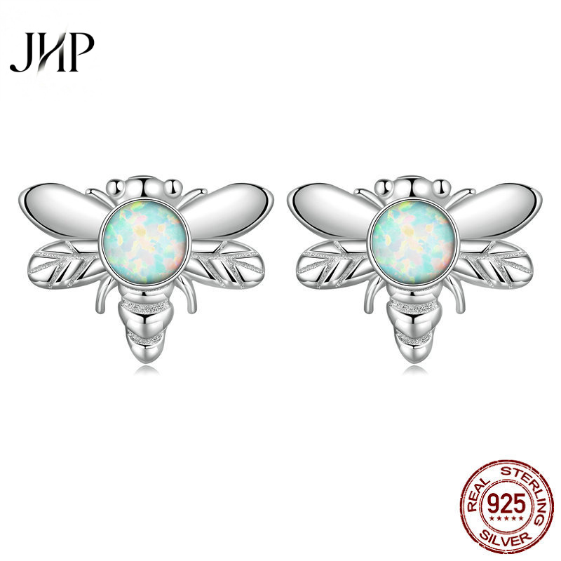 锦河畔镀白金澳宝蜜蜂耳钉