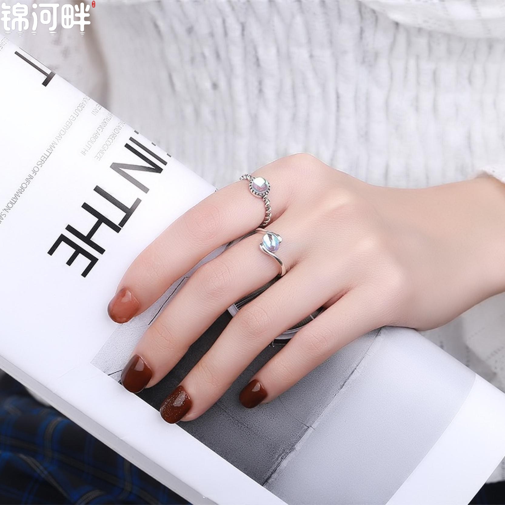 锦河畔 s925纯银韩版气质淑女款螺旋纹戒托蓝月光石百搭开口戒指