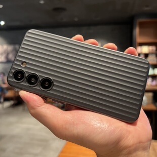 行李箱瓦楞竖条纹纯黑色磨砂防指纹适用三星S23U手机壳超薄Galaxy S24Ultra保护套S23+全包防摔硬外壳男女款