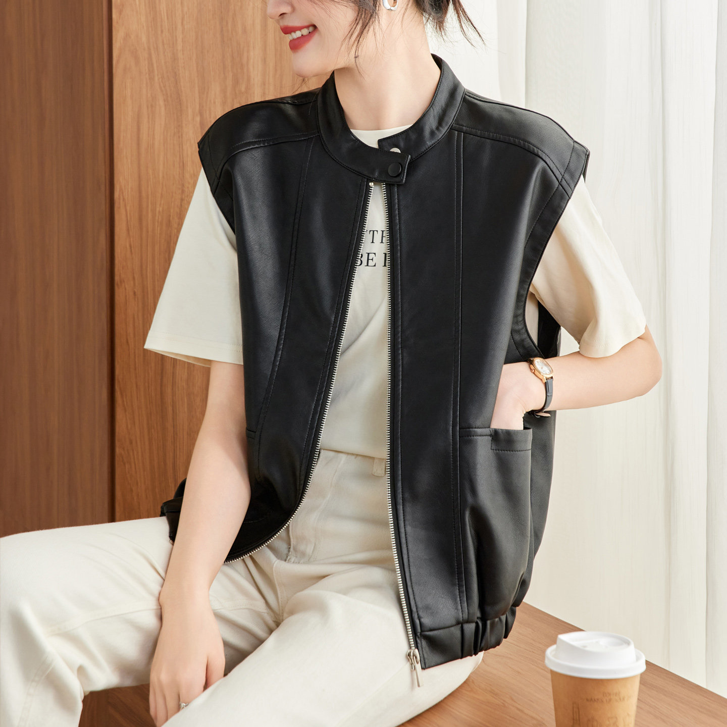 马甲女短款时尚今年流行皮坎肩年轻妇女皮马夹独特设计感PU皮衣肤