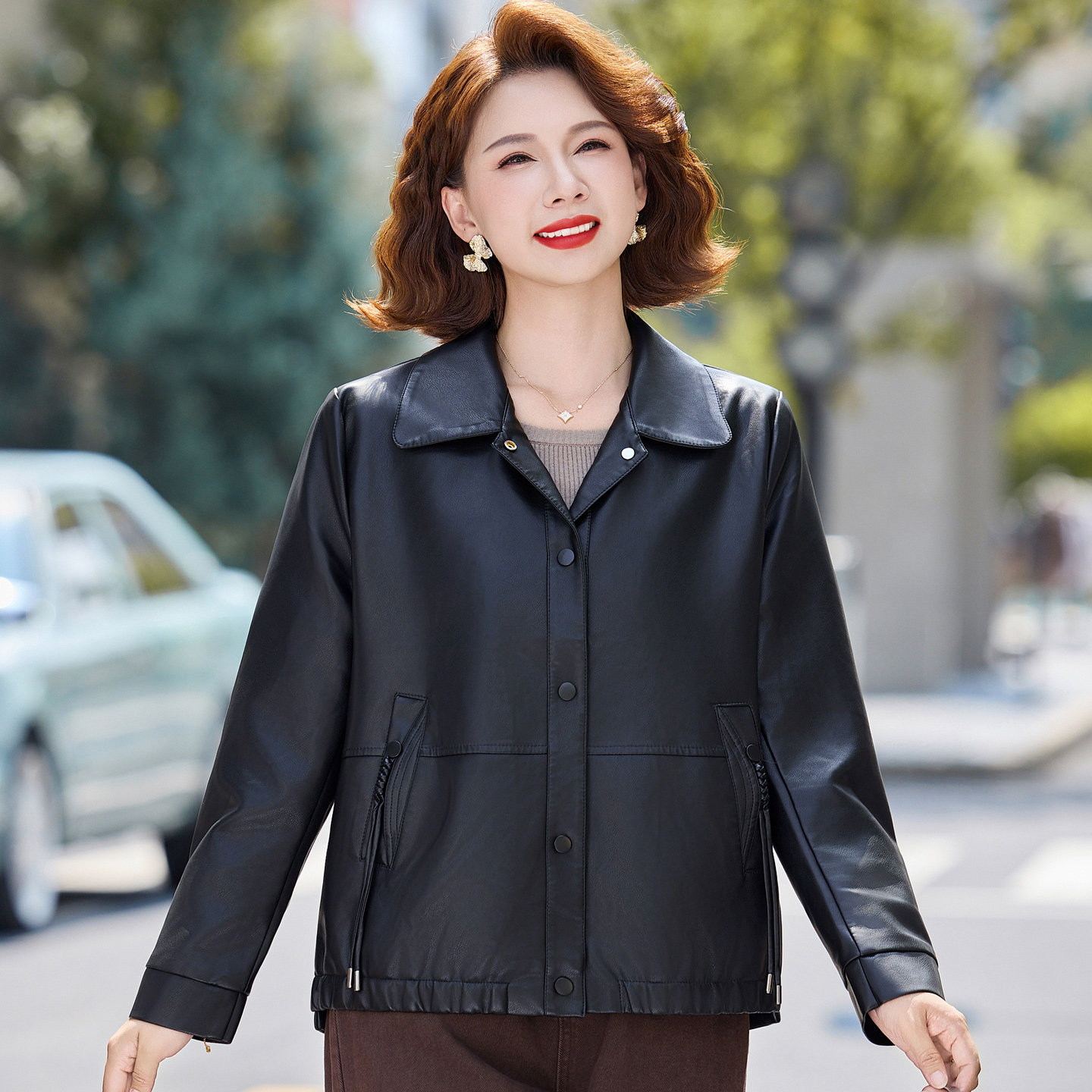 中老年人女皮衣休闲宽松妈妈外套