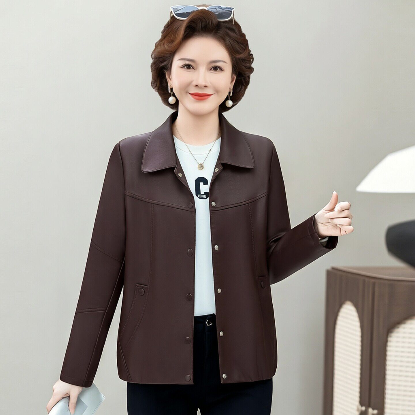 妈妈春装外套今年流行新款中年女人皮衣时尚休闲宽松PU皮夹克上衣