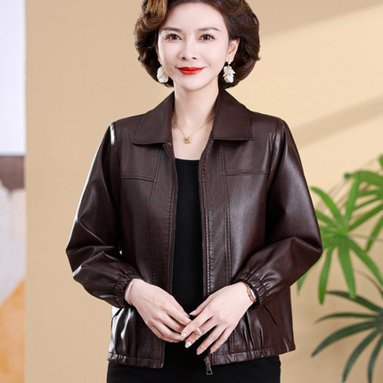 妈妈春秋外套洋气新款中老年人女皮衣休闲宽松中年妇女棕色皮夹克