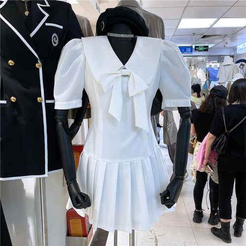 Howandme韩国chic设计感蝴蝶结荷叶领纯色泡泡短袖修身百褶连衣裙
