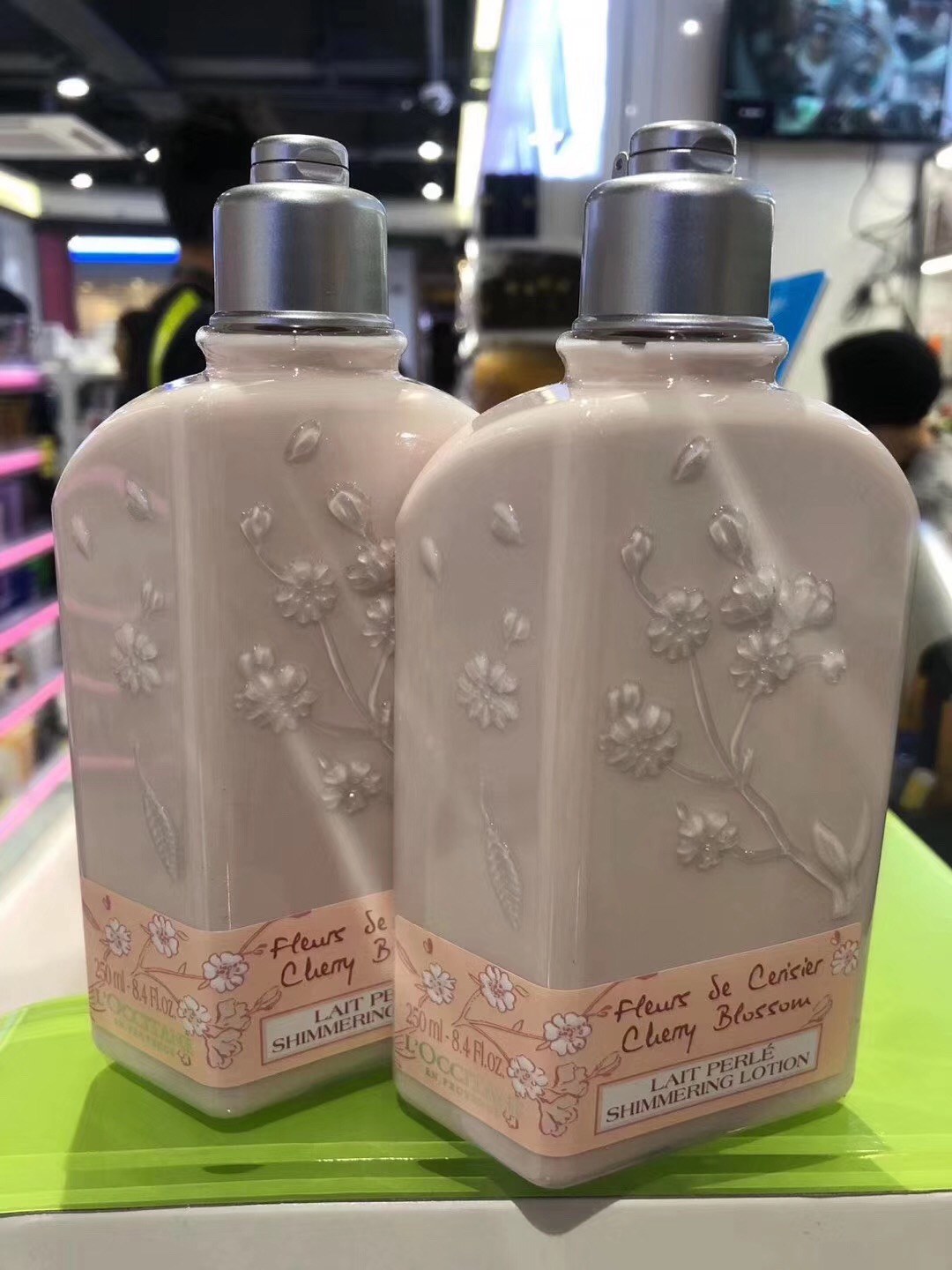 L'occitane欧舒丹进口樱花润肤乳身体乳滋润保湿香体乳液女 250ml