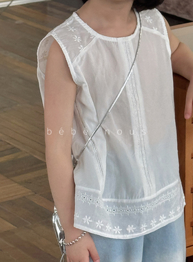 bebenous▲BabyWe夏季女童新款机绣蕾丝唯美花边无袖薄透白色背心