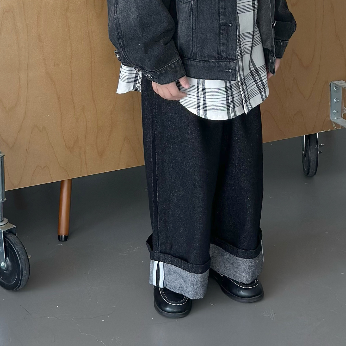 日系穿搭翻边秋日松弛感牛仔裤