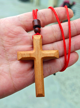 红绳桃木十字架平安情侣毛衣链