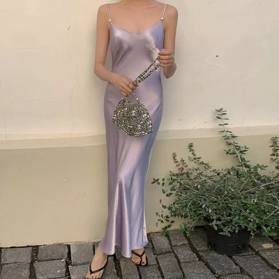 法式高级感缎面吊带连衣裙