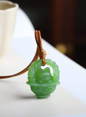天然新疆和田玉玉器工厂店碧玉老料果绿色招财猫花篮挂件吊坠带证
