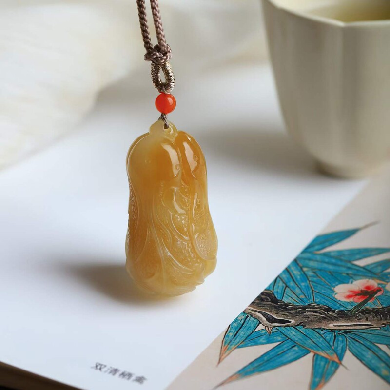 玉器工艺品天然新疆和田玉俄料老料俏糖色白菜男女吊坠和田玉挂件