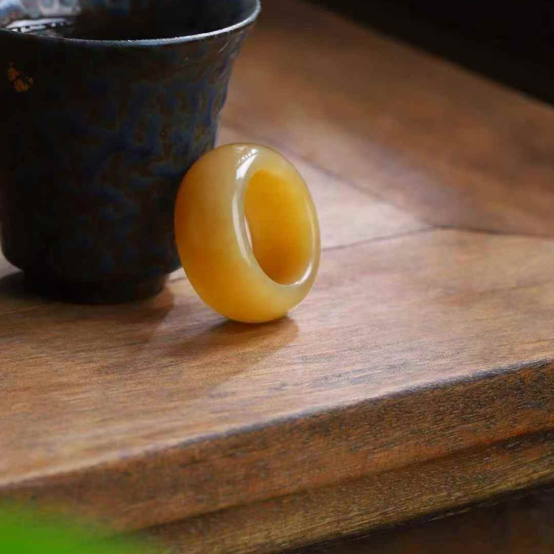 玉器工艺品天然新疆和田玉且末料老料满糖色扳指玉石男女戒指附证