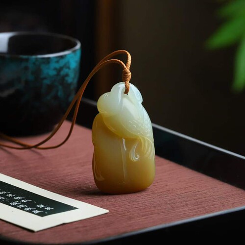 天然新疆和田玉玉器工厂店新疆且末料老料俏糖色玉石仙鹤吊坠挂件