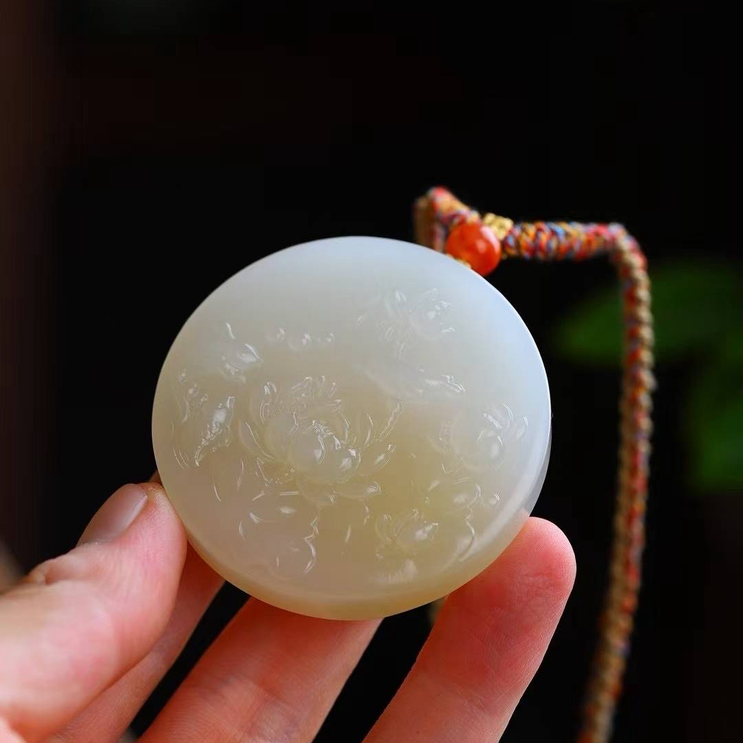 玉器工艺品天然新疆和田玉青海料蜂蜜水老料连年有余吊坠男女挂件
