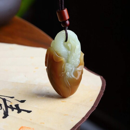 天然和田玉玉器工厂店新疆且末料老料俏糖色生肖龙吊坠挂件带证书