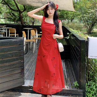 红玫瑰鱼尾连衣裙女茶歇法式红色方领背心吊带裙女度假长裙子女装