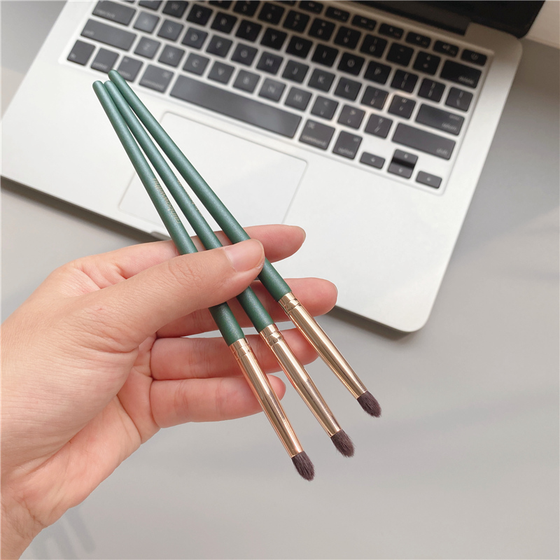 钱小姐化妆刷动物毛小火苗提亮刷