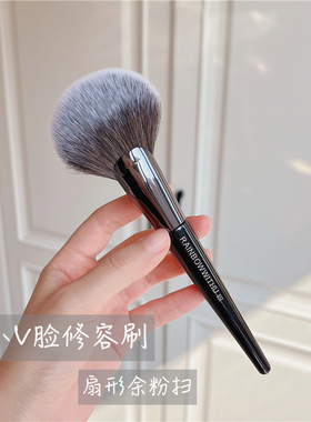 侧脸修容刷侧影扇子化妆刷851
