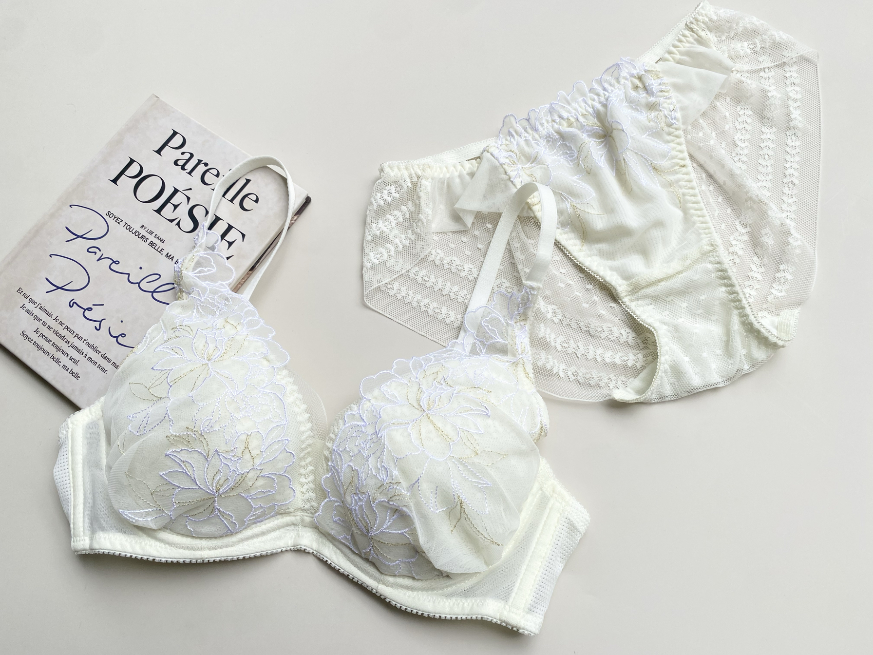 鸥～圆盘12薄杯透气零鸡心软钢圈收副乳聚拢内衣套装657075BCDEFG