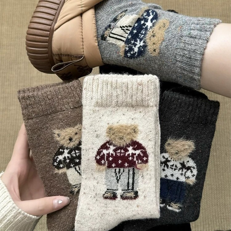 点子纱羊毛袜子女秋冬款可爱植绒小熊中筒袜加厚保暖长筒袜女冬天
