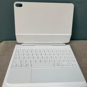 25款新品Apple/苹果妙控键盘适用于11/13寸iPadAir4 5 6 7 8 M3M4