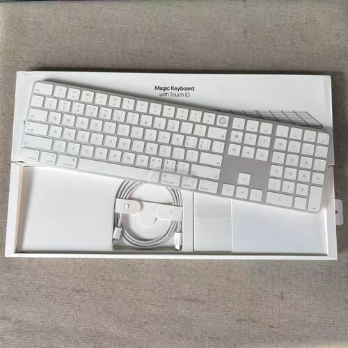 带有触控ID数字键盘长款妙控键盘适用于Apple芯片Mac机型盒装拆封