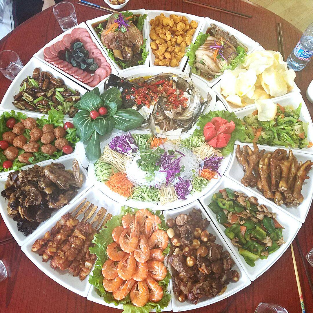 网红同款圆桌太极拼盘套装扇形摆菜盘子套装圆桌餐具组合家用团圆