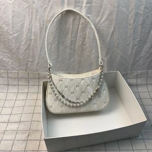 百搭四季通用女包网红同款春季纯欲韩系珍珠金属双链条腋下包通勤