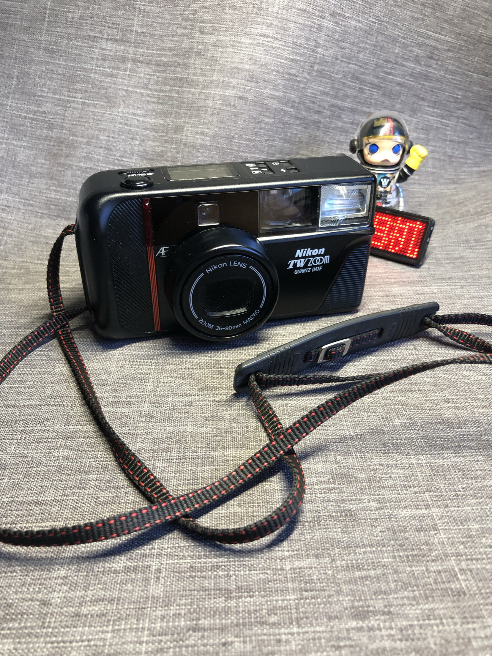 nikon尼康twzoom黑色135胶卷菲林变焦旁轴相机功能好镜片干净