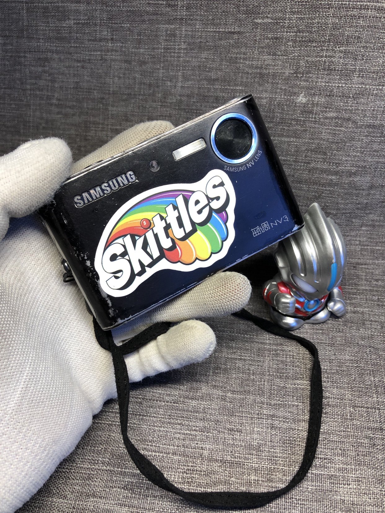 叁星蓝调nv3全金属机身带有mp3功能ccd胶片感数码卡片机