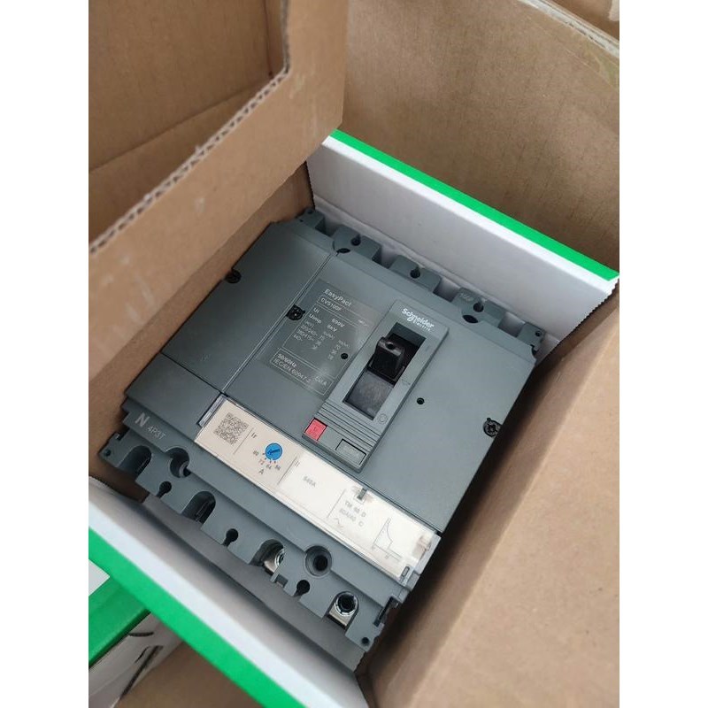 施耐德CVS100F 4P80A.新到9只.2023年产品,议价