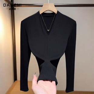高级感修身 气质打底衫 上衣 T恤女2025秋冬装 小V领黑色显瘦百搭长袖