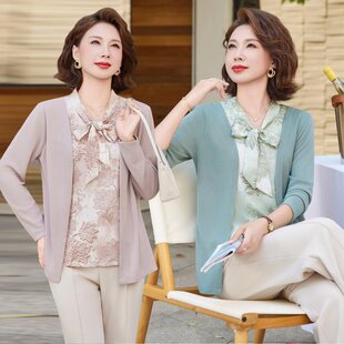 春季中年妈妈春装薄款T恤女款小衫中老年女装洋气翻领上衣打底衫