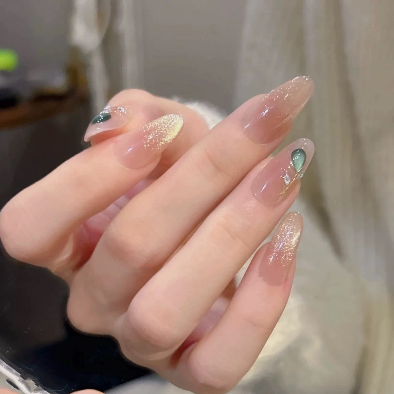 【孔雀翎】手工穿戴甲显白纯欲猫眼渐变腮红光疗美甲四季流行高级