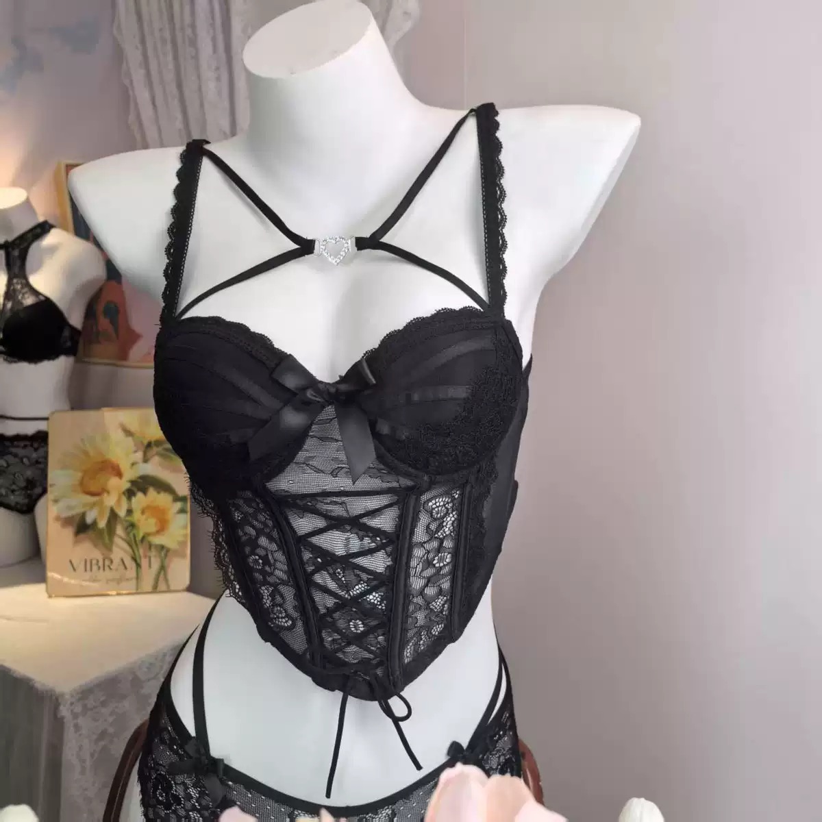 法式纯欲风性感爱心钻扣蕾丝内搭吊带背心女带胸垫上衣女修身公主
