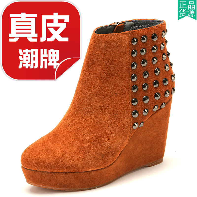 意牌磨砂牛皮高坡跟水台女靴子
