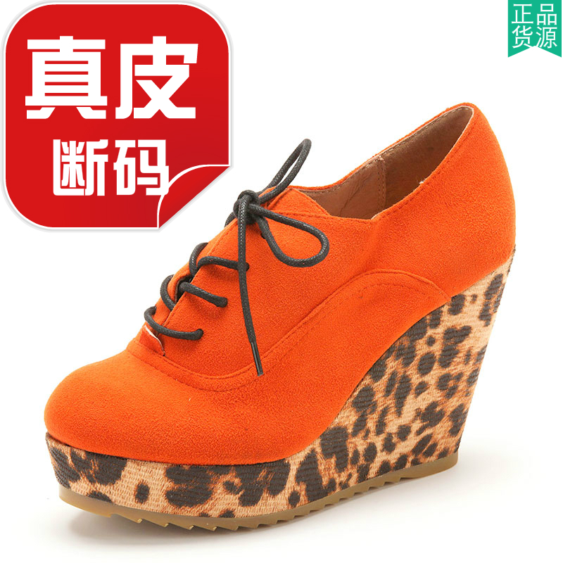 真皮坡跟鞋子及踝绒面羊皮高跟