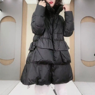 2025年新款冬季中长款白鸭绒羽绒服收腰显瘦吸扣荷叶边连帽外套女