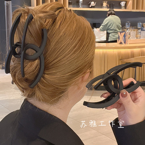 法式高级感后脑勺盘发鲨鱼夹子