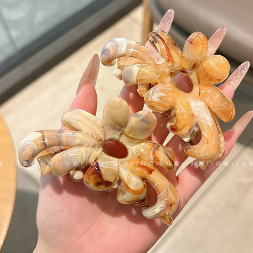 水墨晕染花瓣半扎发盘发鲨鱼夹子