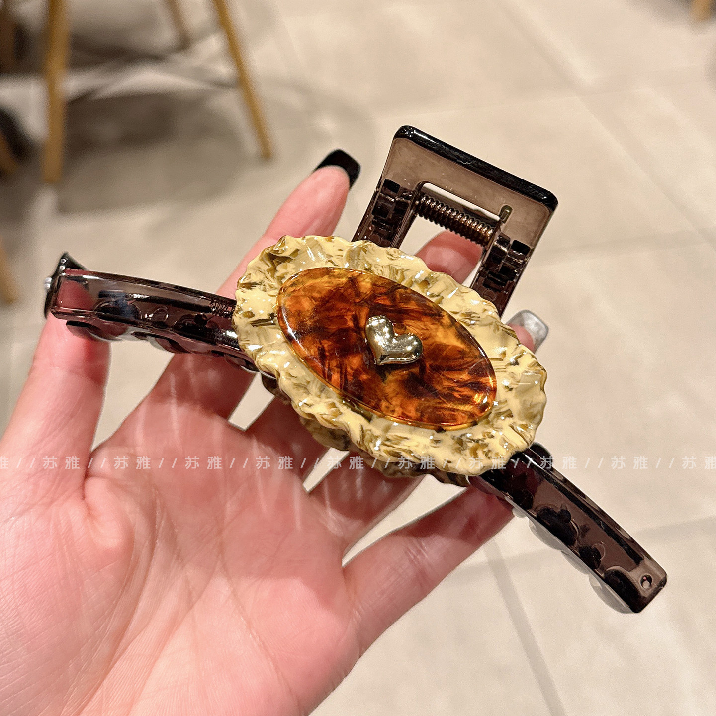 韩国复古时尚琥珀椭圆扣抓夹女高级感后脑勺发量少鲨鱼夹大号发夹
