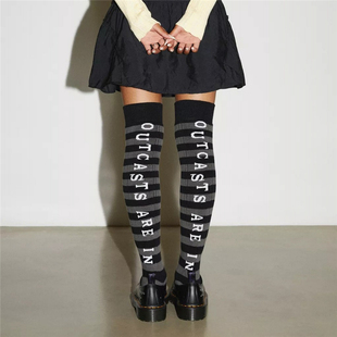 代购DR MARTENS x Wednesday美剧星期三联名款黑灰条纹女士保暖