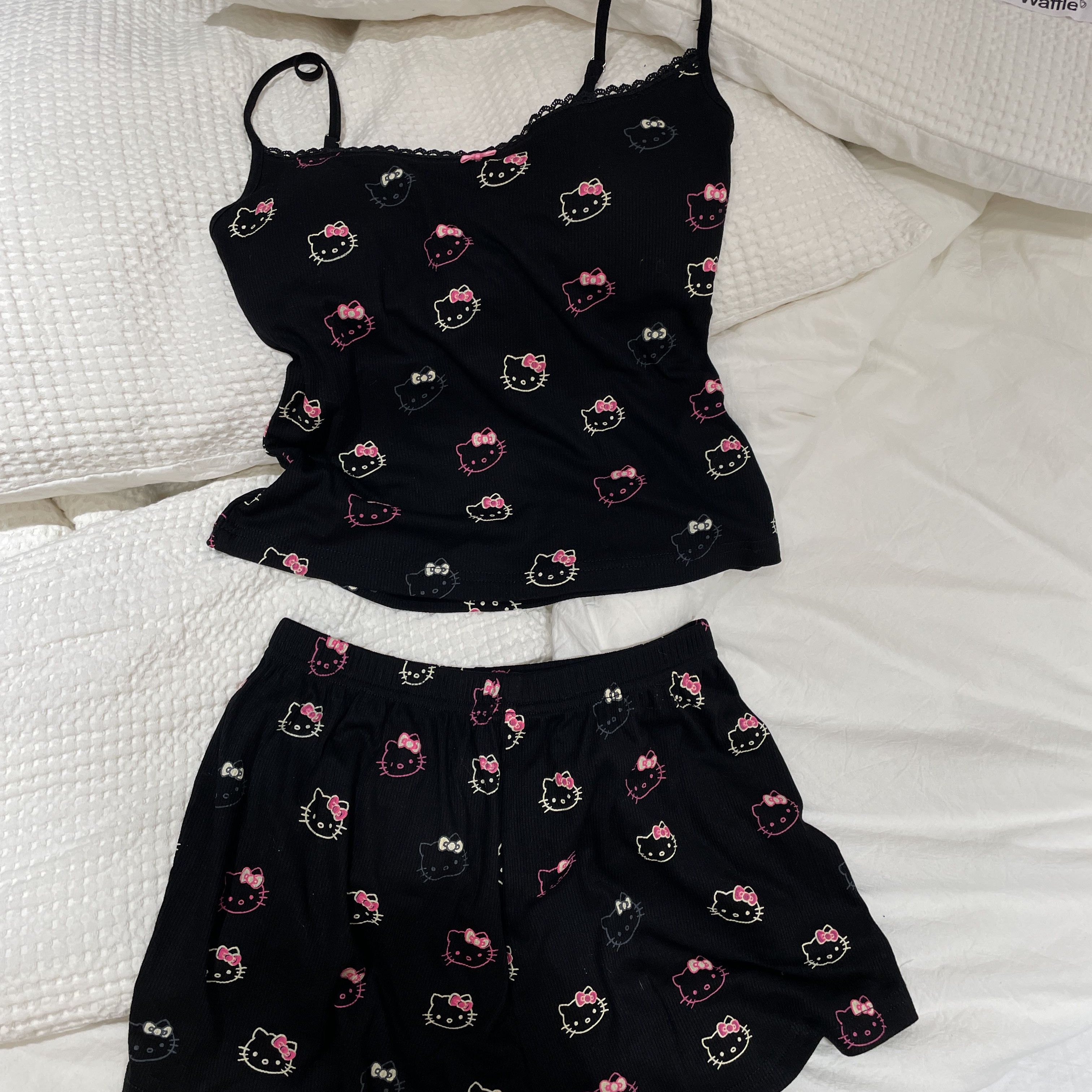 芭比Kitty夏季新品舒适软糯bm风带胸垫吊带短裤睡衣家居服套装 - 实物图
