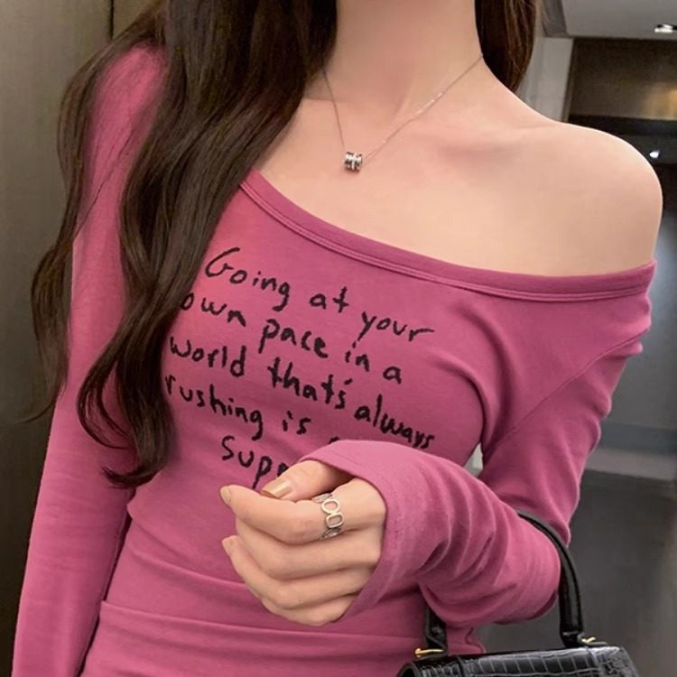 辣妹简约字母印花低领纯欲修身打底T恤女秋季2024新款显瘦上衣,女装/女士精品,T恤,淘宝优惠券,粉丝福利购,淘宝优惠卷