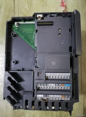 西门子变频器一台  6SE6440-2UD22-2BA1(2议价商品