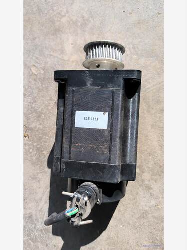 研控YAKO三相110步进电机YK31115A ，议价商品
