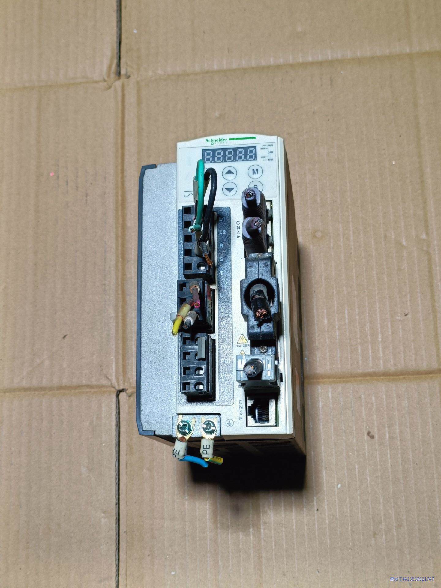 施耐德驱动器LXM23AU15M3X,图片实物拍摄,拆机包好议价商品