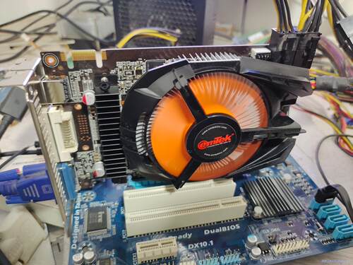GTX560 SE韩国货，牌子是EMTEK。成色充新。无修无议价商品
