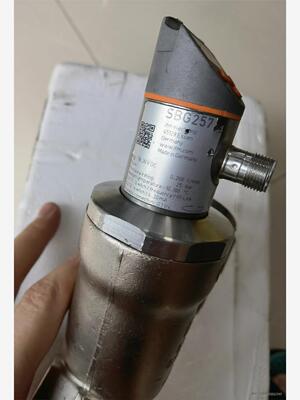 IFM 易福门SBG257，带止回阀流量传感器,功能好，成色