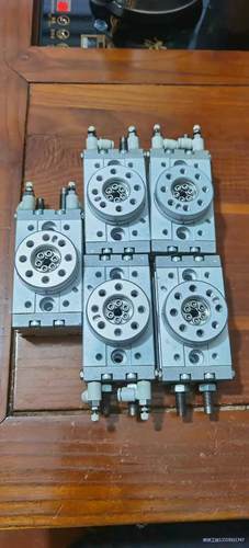 SMC旋转气缸，型号MSQ8-10R，九成新，功能正常，标价议价商品